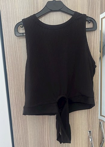 Siyah Piliseli Kolsuz Crop Top