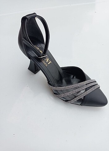 40 Beden siyah Renk Taşlı Abiye Ayakkabı Modelleri 