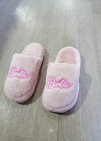 Diğer Barbie Yünlü İçeri Terliği 