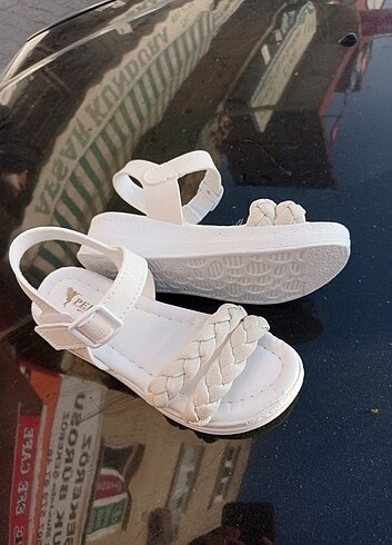 30 Beden beyaz Renk Kız Çocuk Sandalet