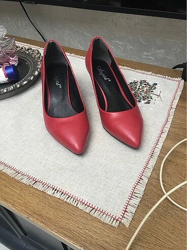 36 Beden kırmızı Renk Şık ayakkabı