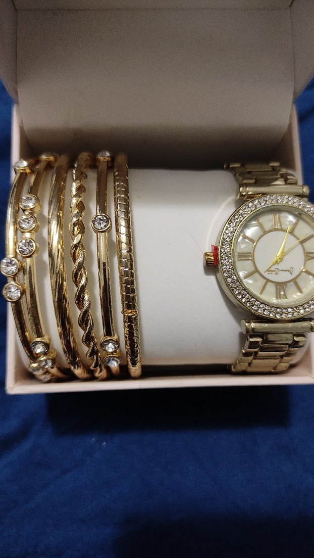 Altın Renkli Kemerli Yılan Desenli Bileklik - Görsel 3