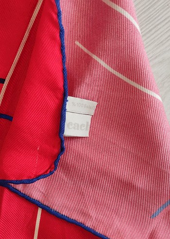 Parlak Kırmızı Fermuarlı Kadın Fular - Görsel 2