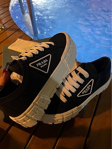Prada ayakkabı