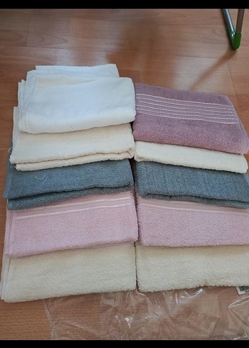 Pastel Renkli Beyaz Havlu Seti