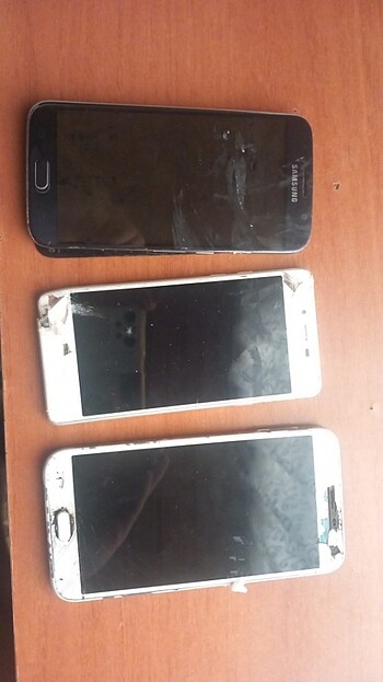 Bozuk telefon 3 adet