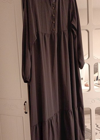 Uzun, Bol Kesim, Fırfırlı  gri renk ferace elbise - Görsel 3