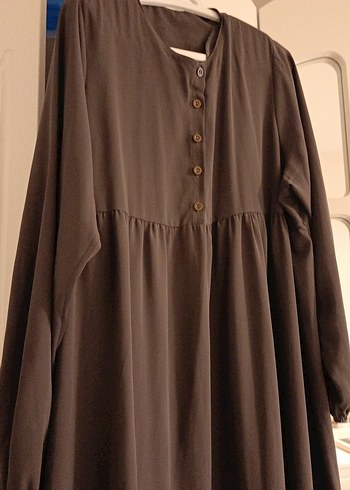 Uzun, Bol Kesim, Fırfırlı  gri renk ferace elbise - Görsel 2