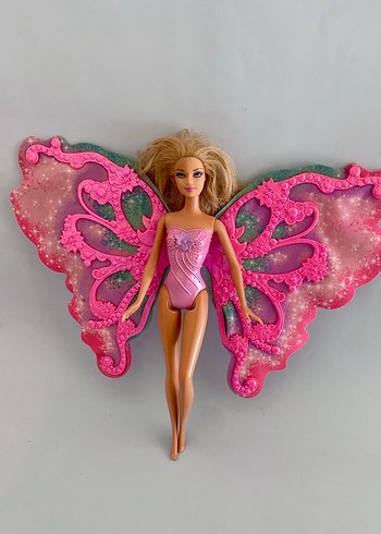 Kanatlı kelebek Barbie 2011