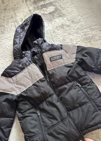 Gri Erkek Çocuk Kapüşonlu Mont - Görsel 4