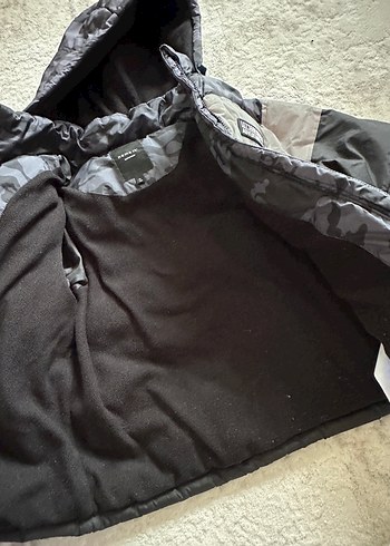 Gri Erkek Çocuk Kapüşonlu Mont - Görsel 3