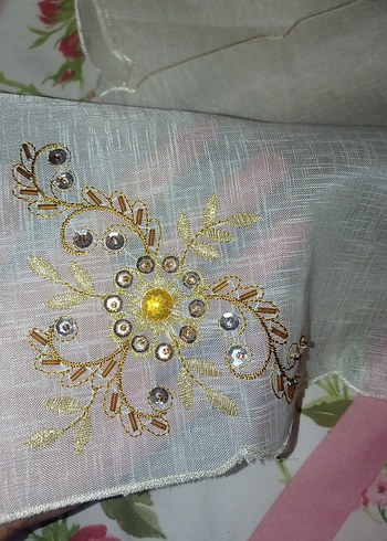 Nakışlı Beyaz masa dolap Mendili - Görsel 2