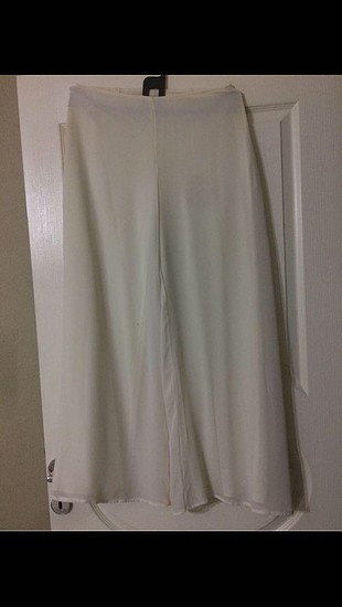 Beyaz bol pantolon