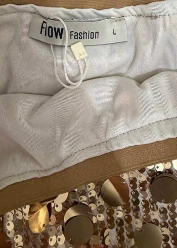 Parlak Altın Renkli Tırnak Süslemeleri - Görsel 3