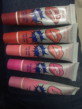 Huda Beauty Kore soyulabilen ruj