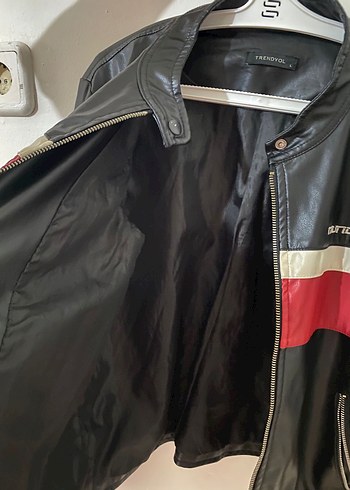l Beden Kırmızı Detaylı Kadın Deri Biker Ceket