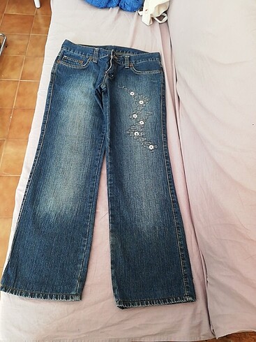 Leke jean kot pantolon.