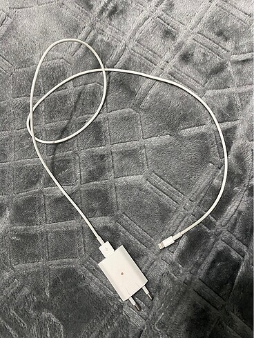 Apple orijinal şarj aleti