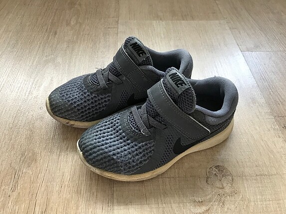 Nike spor ayakkabi