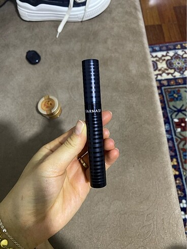 Farması suya dayanıklı mascara