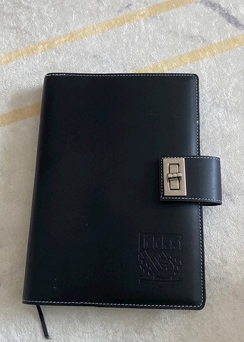 Siyah Parlak Kapaklı Planlayıcı - Görsel 2