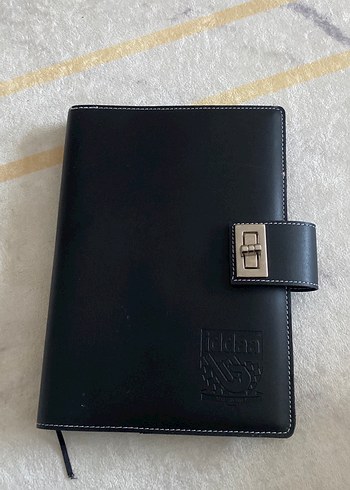 Siyah Parlak Kapaklı Planlayıcı