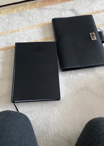 Siyah Parlak Kapaklı Planlayıcı - Görsel 7