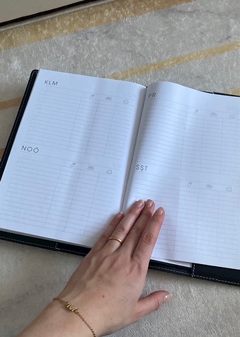 Siyah Parlak Kapaklı Planlayıcı - Görsel 5