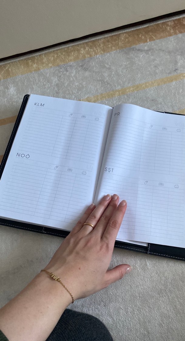 Siyah Parlak Kapaklı Planlayıcı - Görsel 5