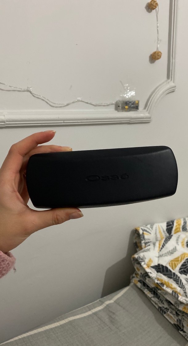 Gri Modern Klasik Kadın Gözlük Kabı - Görsel 3