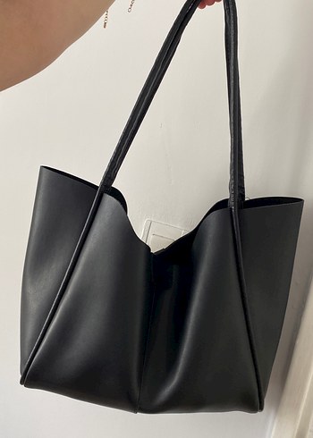 Bershka Kadın Siyah Deri Minimalist Çanta