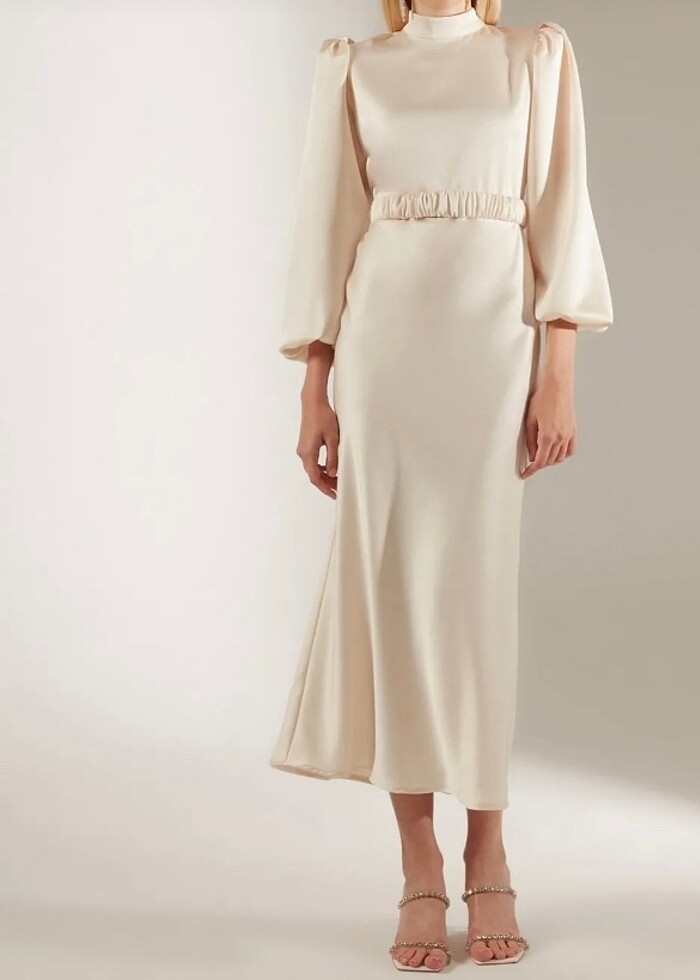 Ekru renk nişan elbise - Görsel 3