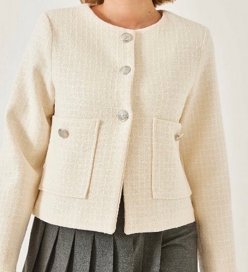 Düğmeli Kısa Beyaz Kadın Ceket - Görsel 2