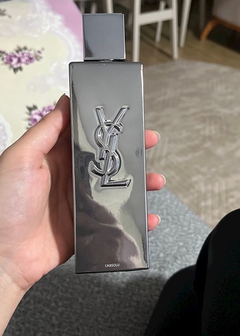 Yves Saint Laurent ürünü