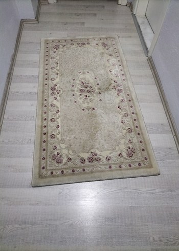 Bej Nakışlı Klasik Halı