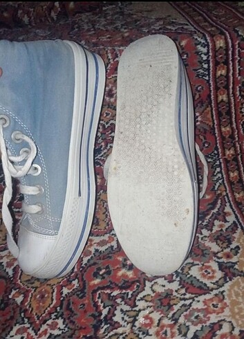 Diğer Converse