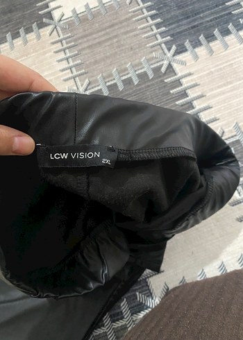 LC Waikiki Kadın Siyah Dökümlü deri pantolon
