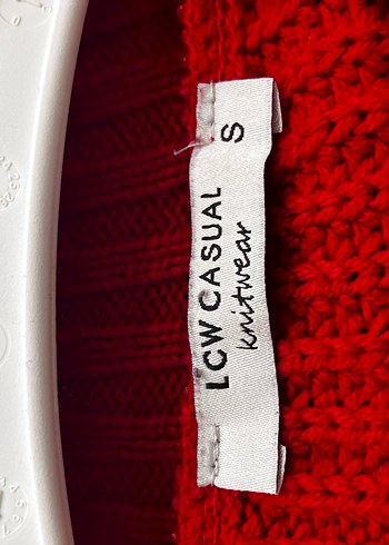 Kırmızı Yüksek Yakalı Örgü Kadın Kazak - Görsel 3