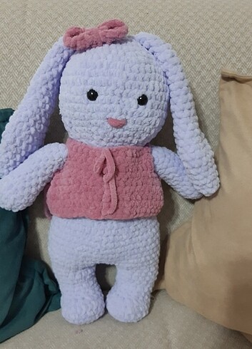 Amigurumi peluş uzun kulaklı tavşan 