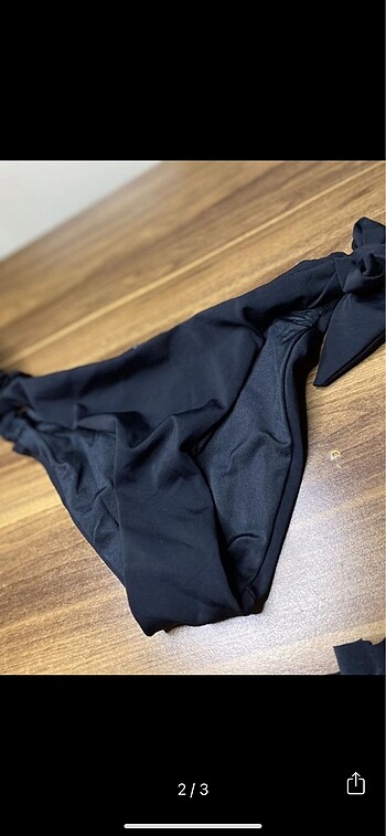 siyah bikini altı
