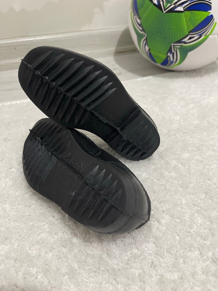 LASTİK AYAKKABI - Görsel 2