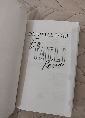 Beden siyah Renk En Tatlı Kaçış - Danielle Lori