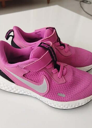 Nike 29.5 numara kız çocuk yazlık spor ayakkabı 