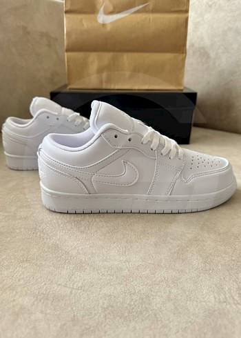 38 Beden NİKE AİR JORDAN 1 LOW SE WHİTE