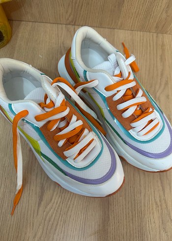 39 Beden Bağcıklı Renkli Spor Ayakkabı
