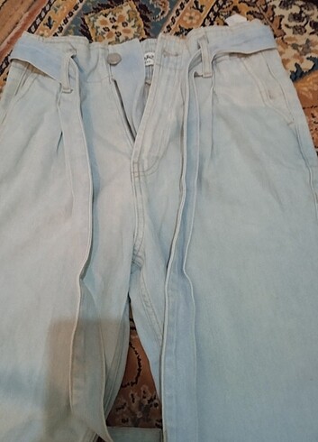 32 Beden mavi Renk Kar beyazı kot pantolon 