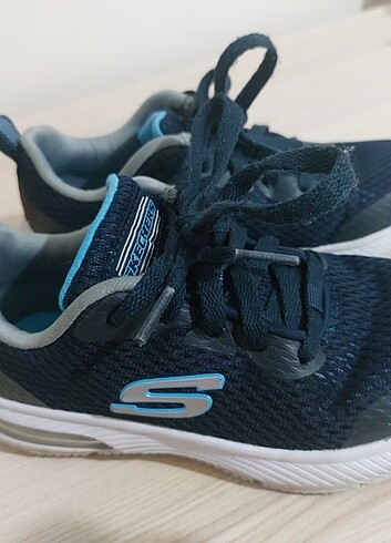 28 Beden Sıfır ayarinda tertemiz skechers