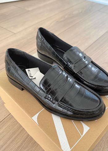 Klasik Siyah Yılan Desenli Kadın Loafer zara - Görsel 5