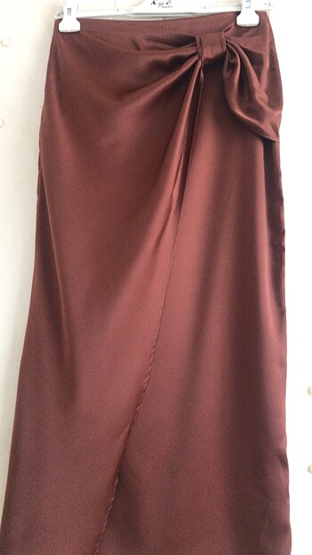 Saten Fiyonklu Etek - Görsel 3