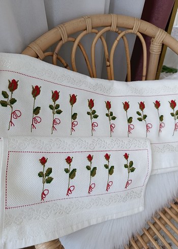 Nakışlı Beyaz Gül Desenli Havlu - Görsel 2